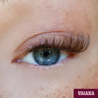 Pretty Princess Vaiana DIY Lash-Extensions in Braun aufgetragen für einen soften harmonischen Lash-Look